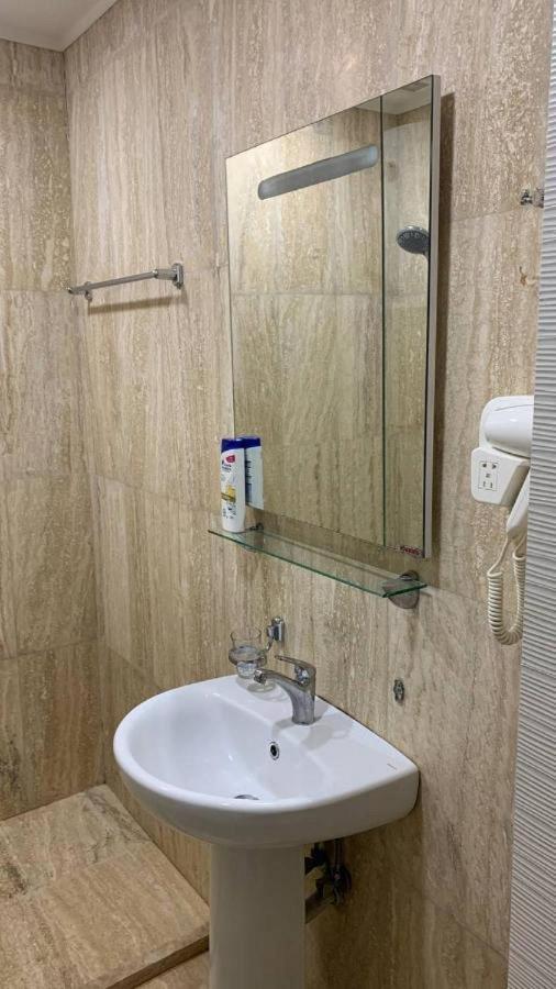Appartement Batymi Lux à Batoumi Extérieur photo